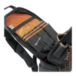 Mochila para herramientas Tradesman Pro™ de 36,8 cm en color negro con 39 bolsillos (No incluye herramientas). - Image 4