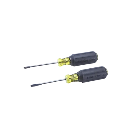 Juego de 8 Desarmadores con Mango Cushion-Grip™: 2 de punta Plana de 1/4'' (6.4 mm) y 5/16'' (7.9 mm); 2 de punta Cabinet de 5/16'' (7.9 mm) y 3/16'' (4.8 mm); tres de punta Phillips n.º 1, n.º 2 y n