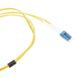 Jumper de Fibra Óptica Monomodo (OS2), XGLO, Riser, LC/UPC-LC/UPC Duplex, OFNR, Color Amarillo, 1 Metro - Image 4
