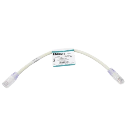 Cable de parcheo UTP Categoría 6, con plug modular en cada extremo - 1 ft (30.48 cm) - Blanco
