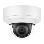 Cámara Domo 2MP con IA, Antivandalica / Lente Motorizado de 4.38  A 9.33mm / P-Iris, WDR 120dB / Ranura SD / IP66 IP67 IP6K9K IK10+ NEMA4X