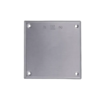 Tapa cuadrada ciega de aluminio para caja cuadrada.